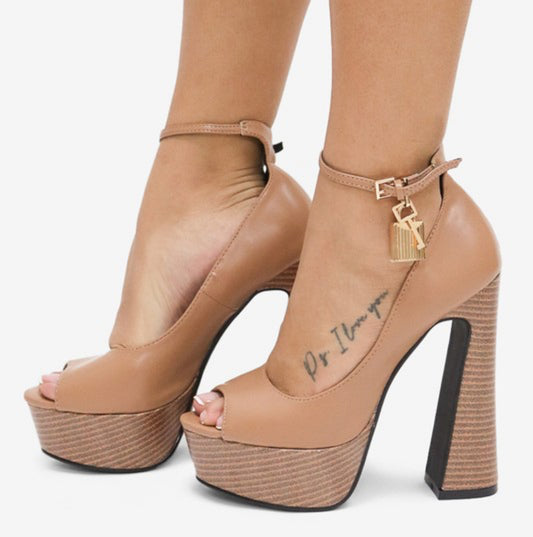 Mazi Chunk Heels